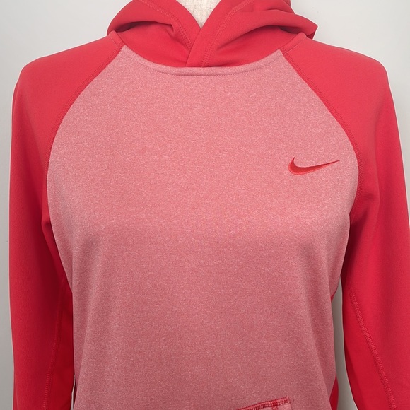 Nike Women's Therma-Fit Sweatshirt - Picture 4 of 11